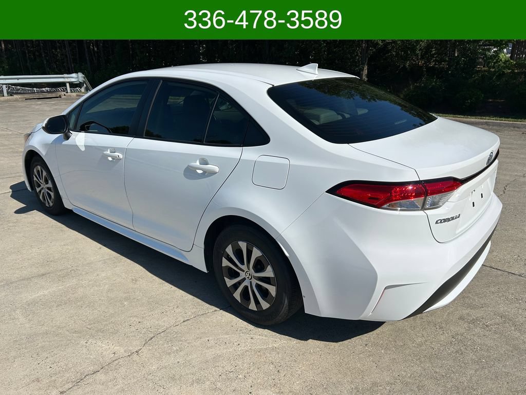 Used 2022 Toyota Corolla LE FWD image 3