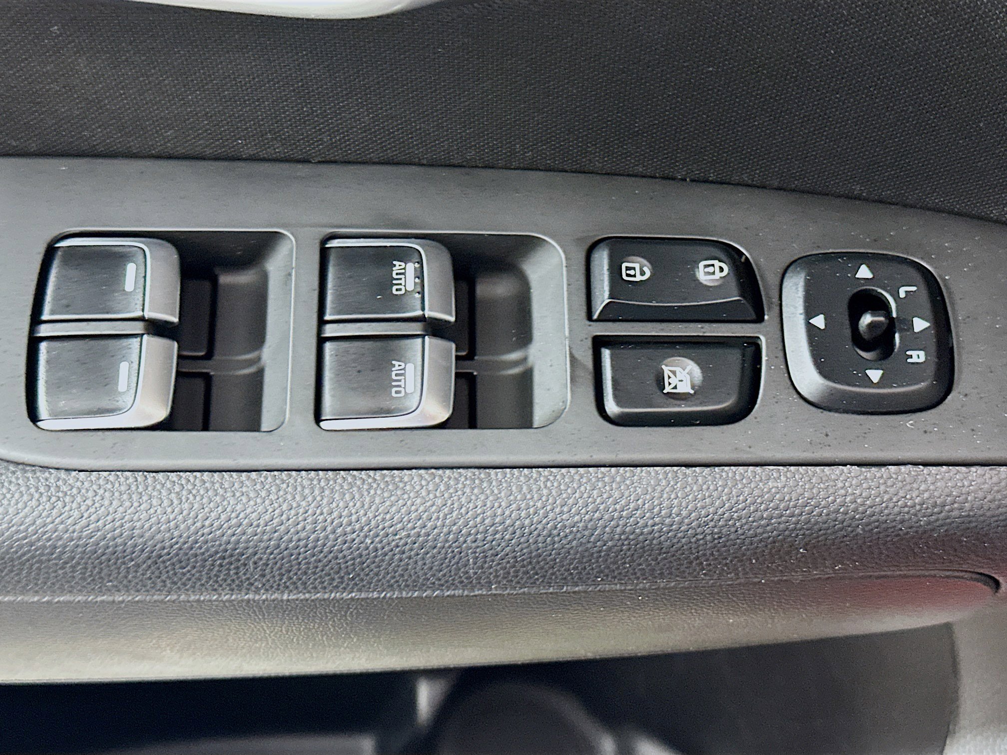 Used 2018 Kia Soul + image 15