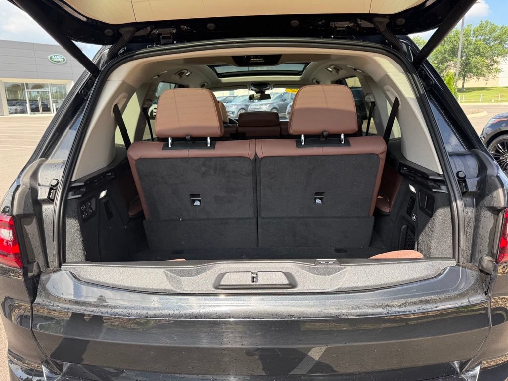 Used 2022 BMW X7 xDrive40i w/ Premium Package AWD/4WD image 16