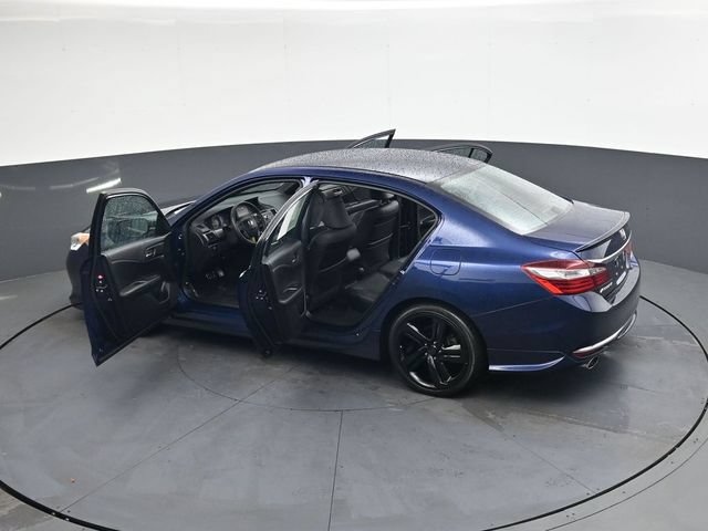 Used 2017 Honda Accord Sport Special Edition image 38