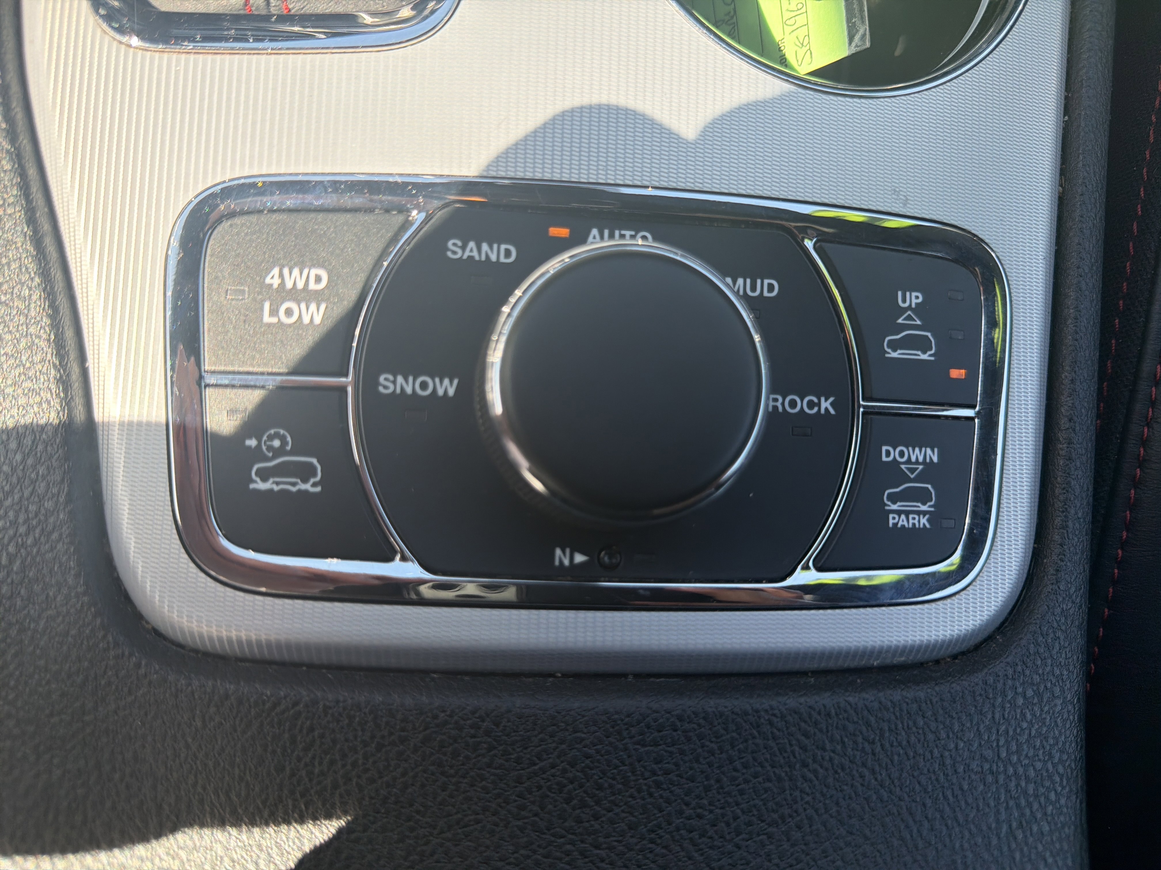 Used 2019 Jeep Grand Cherokee Trailhawk AWD/4WD image 24