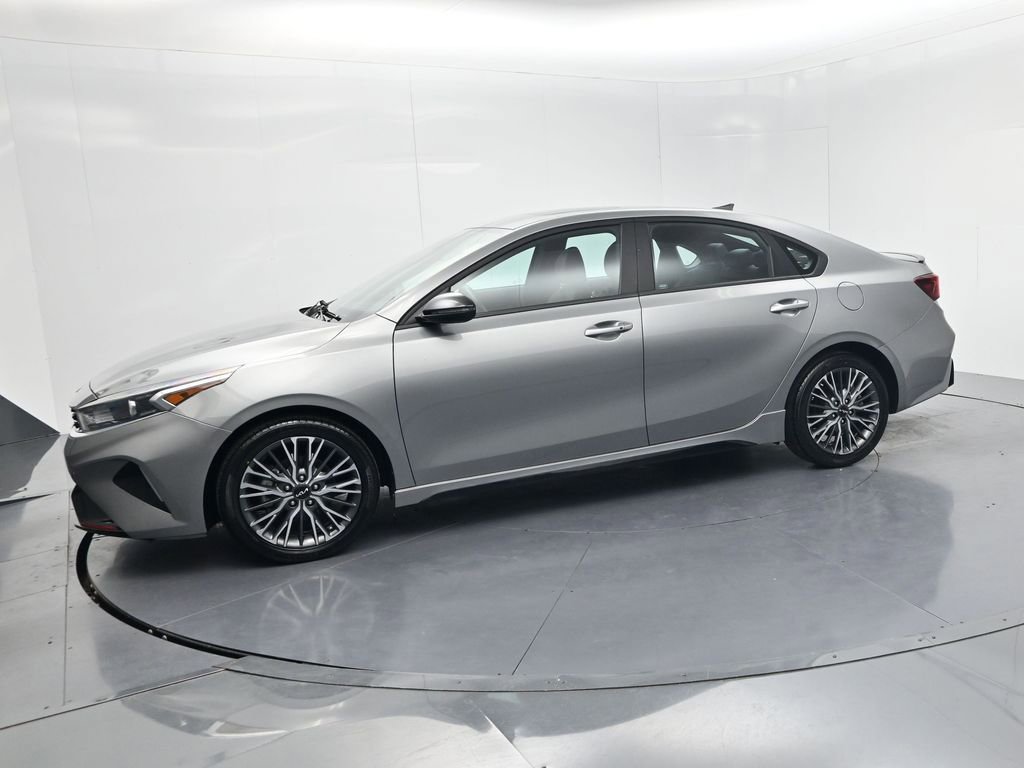 Used 2022 Kia Forte GT-Line w/ GT-Line Premium Package FWD image 4