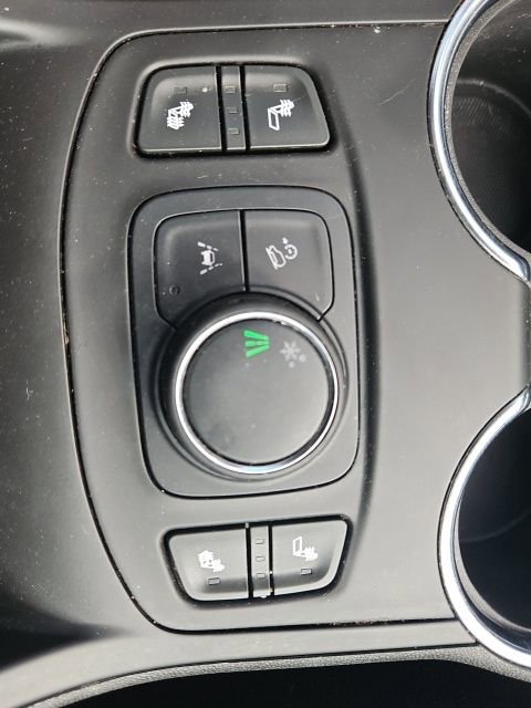 Used 2023 GMC Terrain SLE w/ Driver Convenience Package image 35