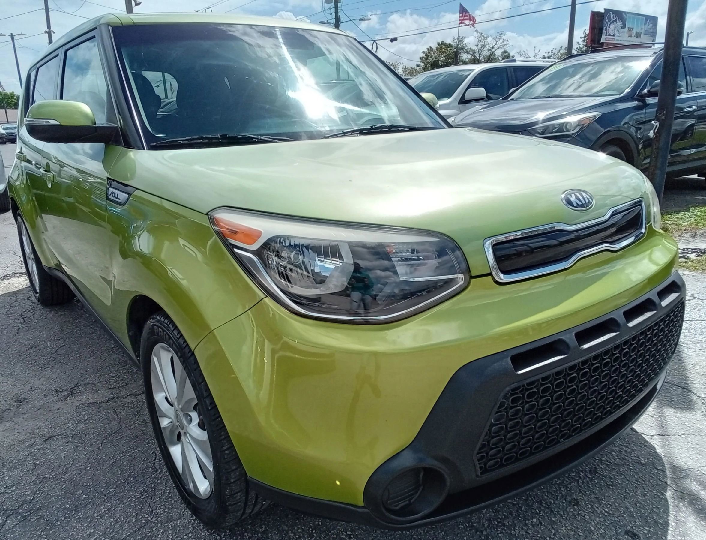 Used 2014 Kia Soul + FWD image 4