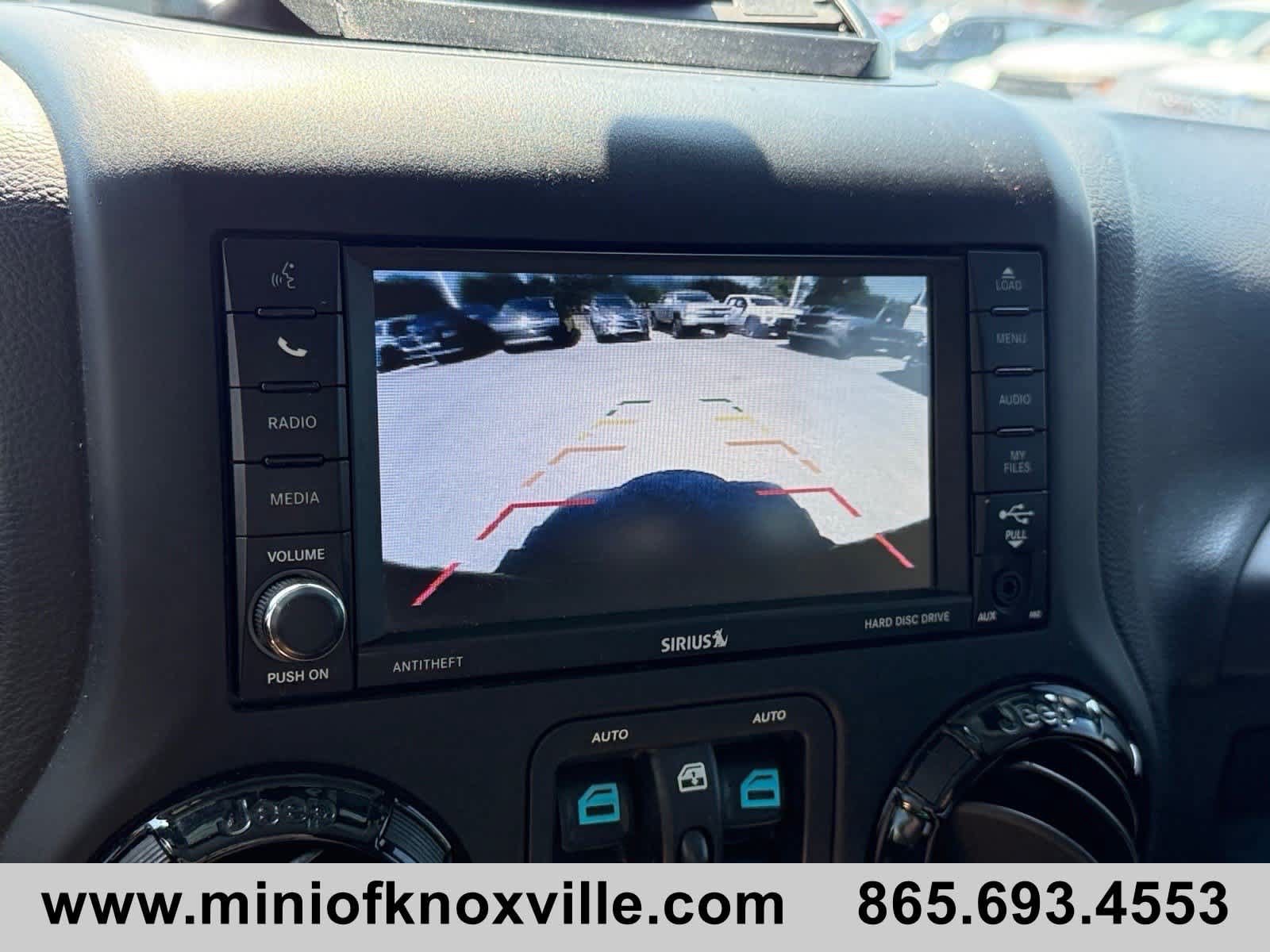 Used 2017 Jeep Wrangler Unlimited Sahara AWD/4WD image 12