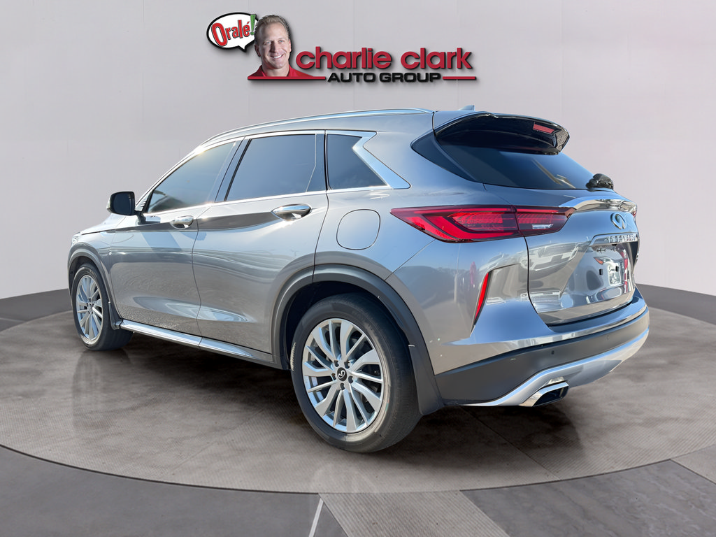 Used 2023 INFINITI QX50 Luxe FWD image 4