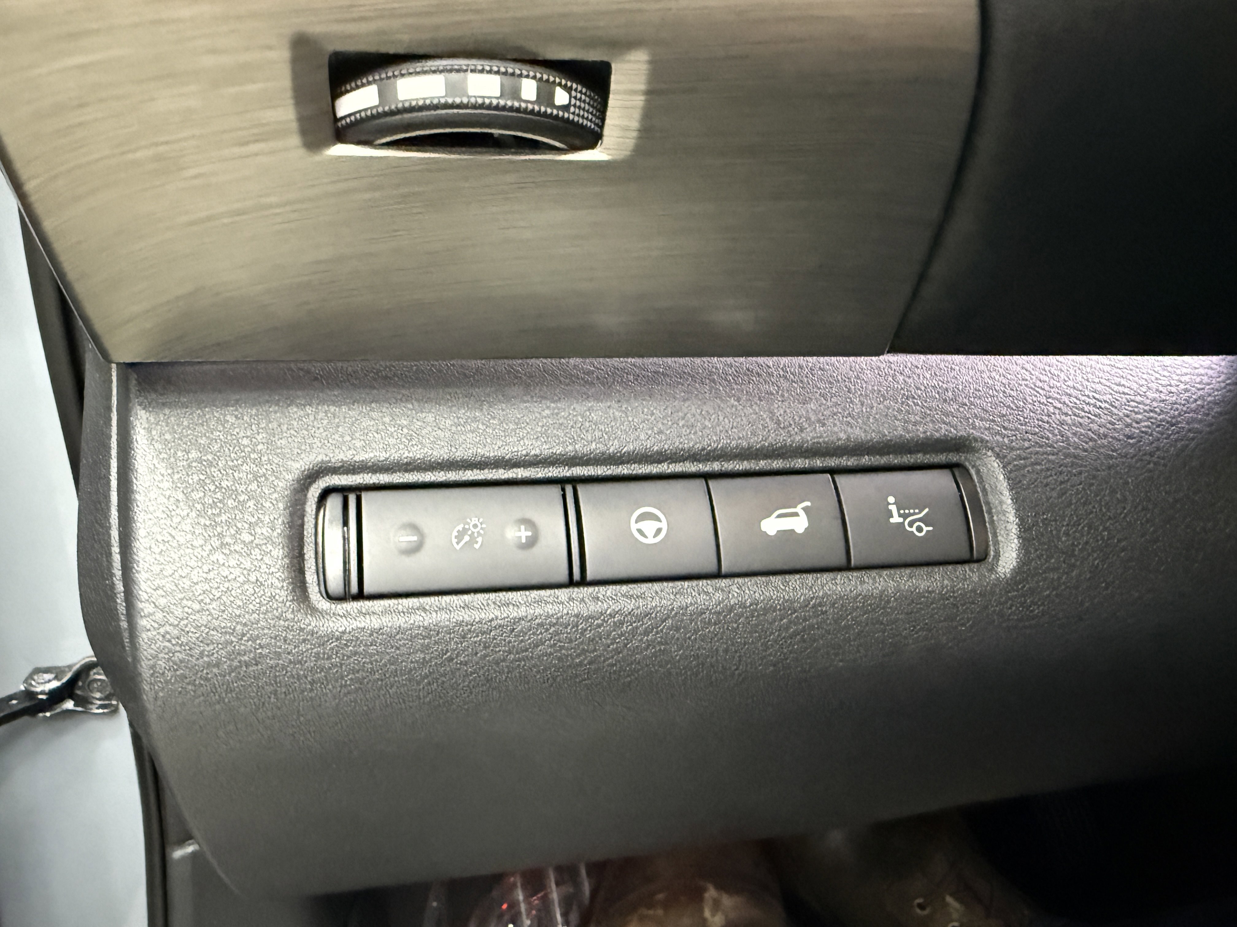 Used 2022 Nissan Pathfinder Platinum image 23