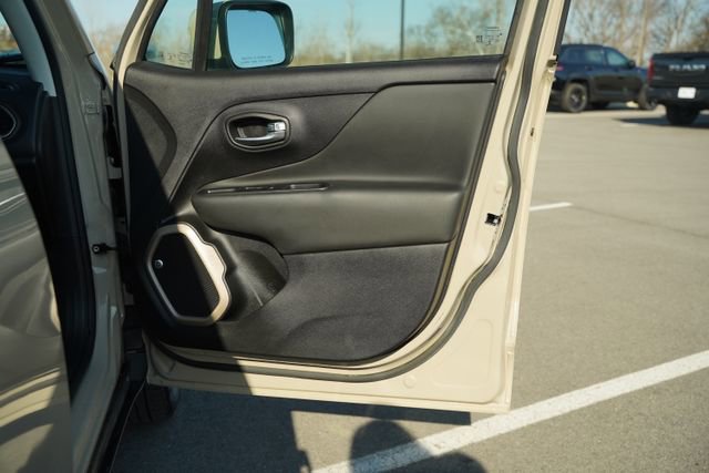 Used 2016 Jeep Renegade 75th Anniversary image 20