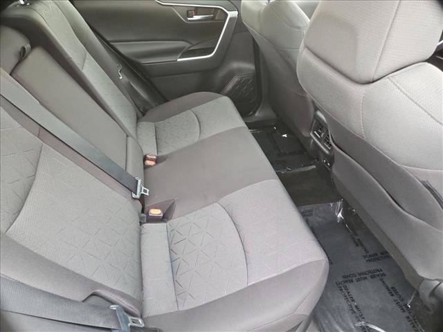 Used 2021 Toyota RAV4 XLE w/ Carpet Mat Package (TMS) AWD/4WD image 25