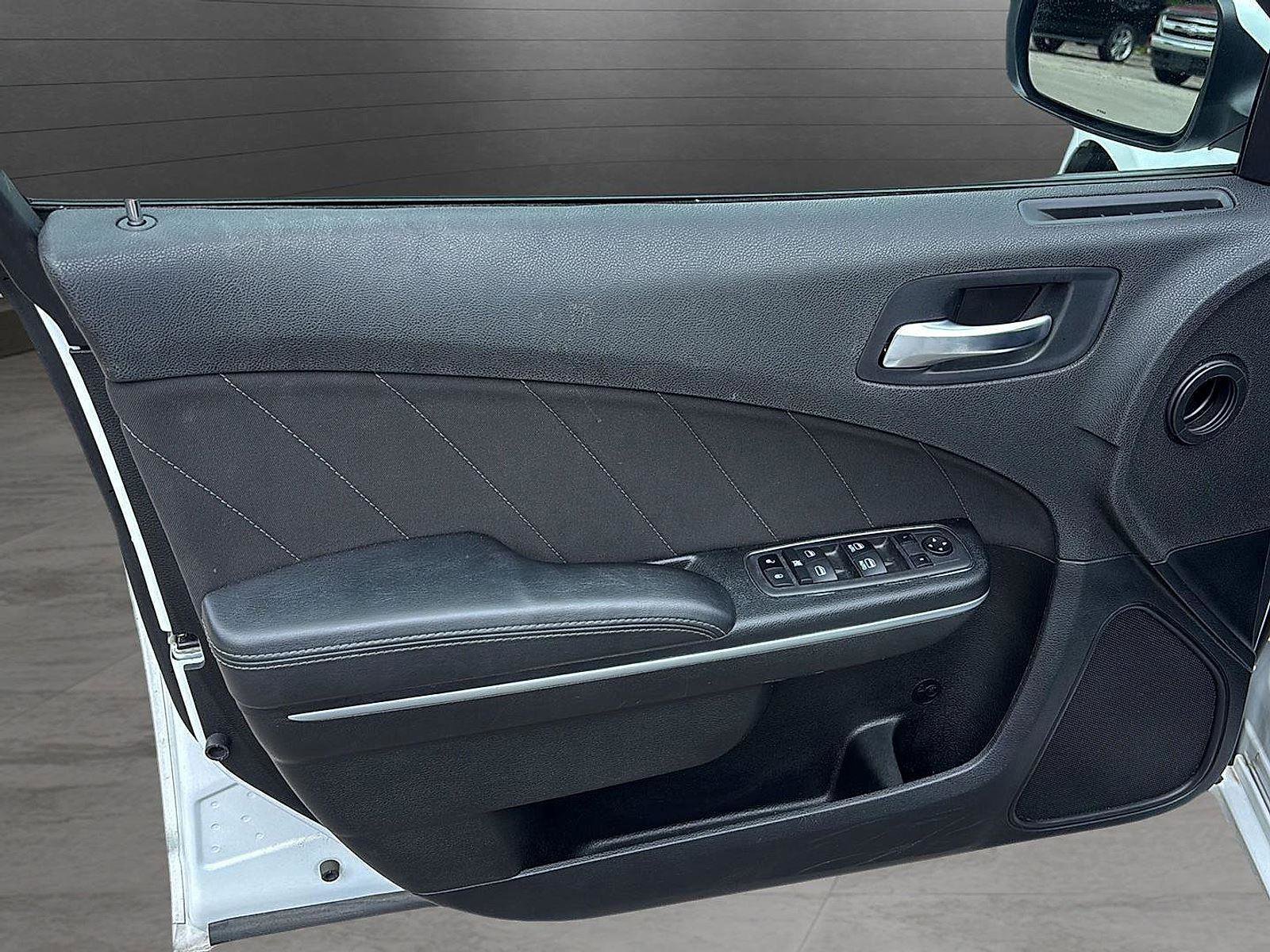 Used 2022 Dodge Charger SXT image 16