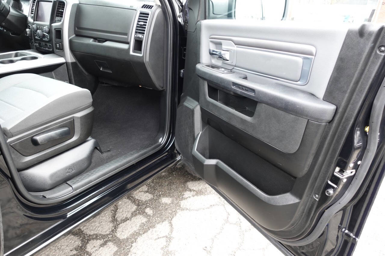 Used 2023 RAM 1500 Classic SLT w/ Electronics Convenience Group image 30