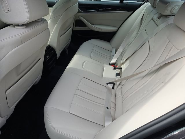 Used 2022 BMW 530i xDrive w/ Premium Package image 35