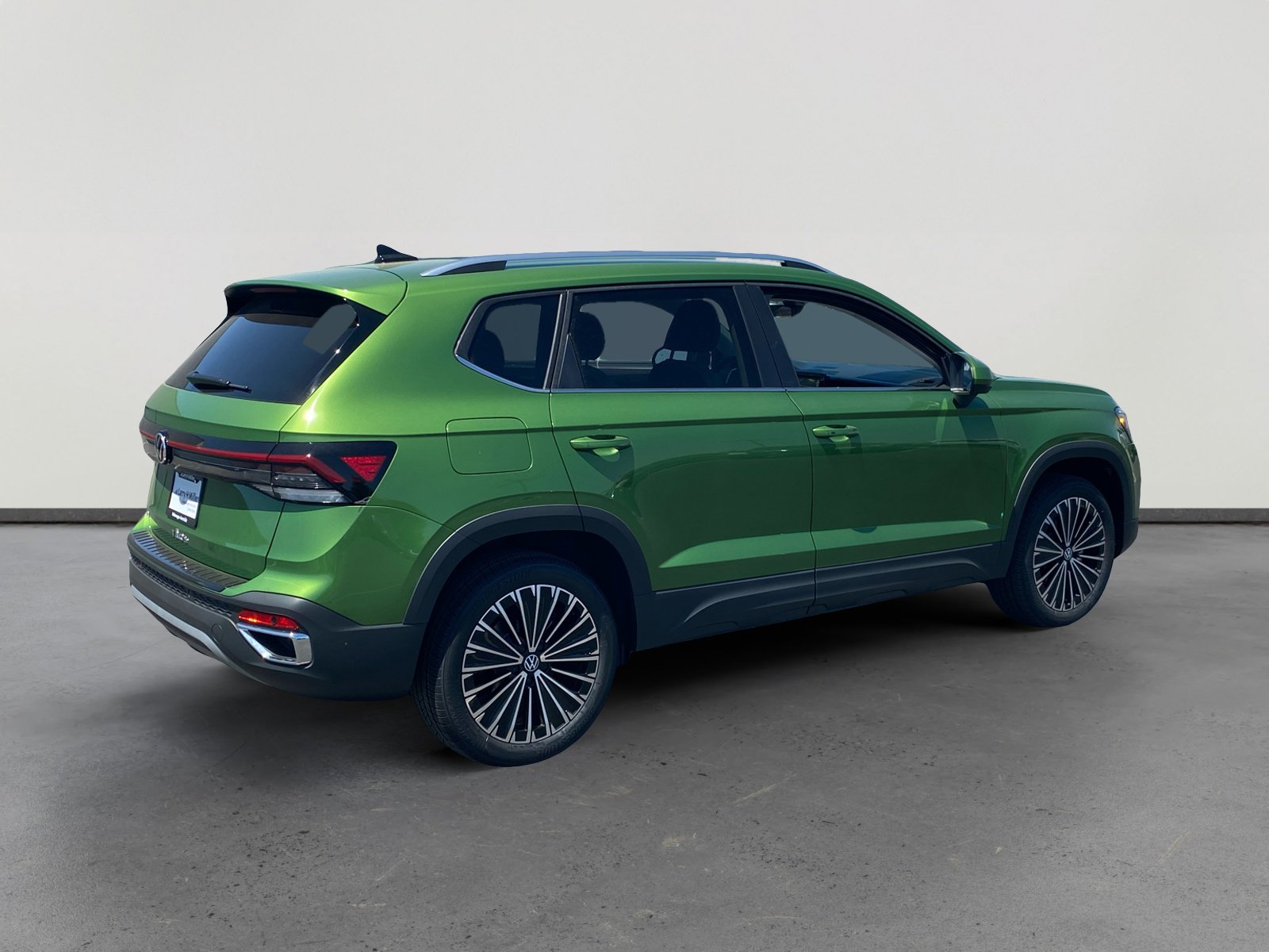 New 2025 Volkswagen Taos SE image 5