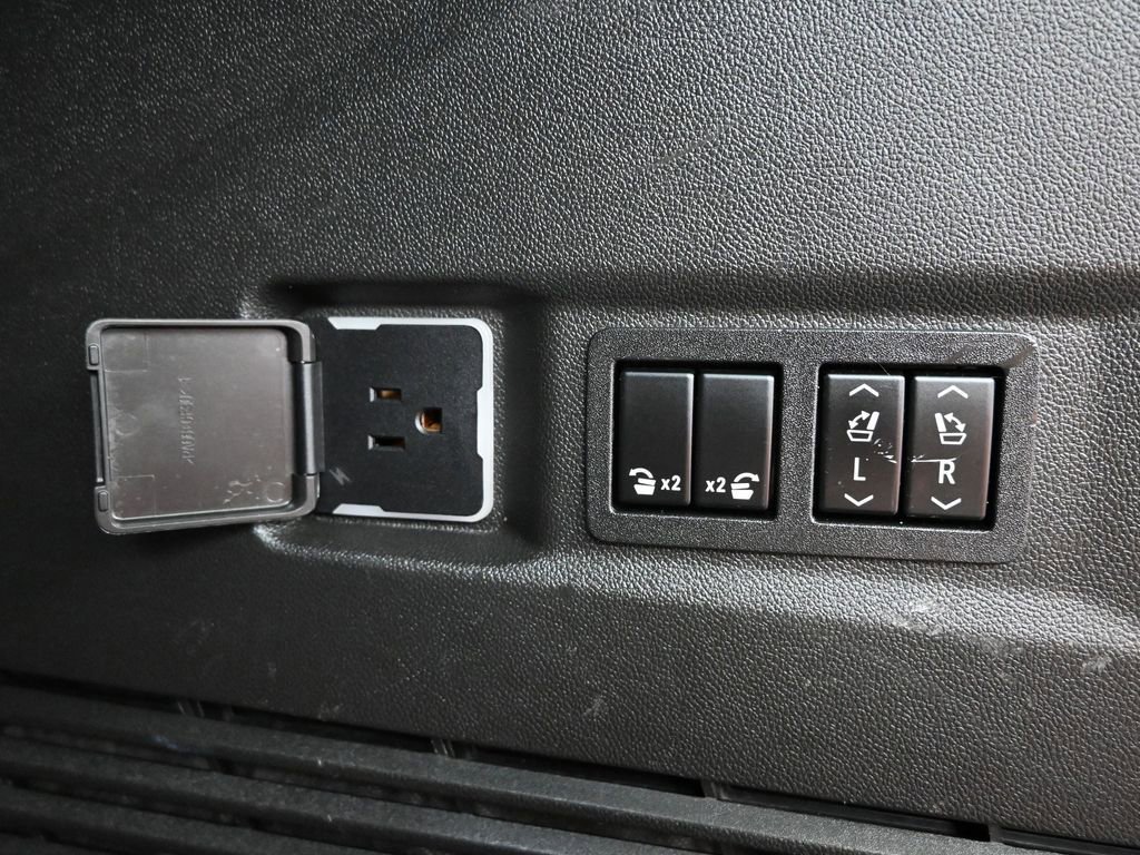 Used 2022 Chevrolet Tahoe Premier image 33