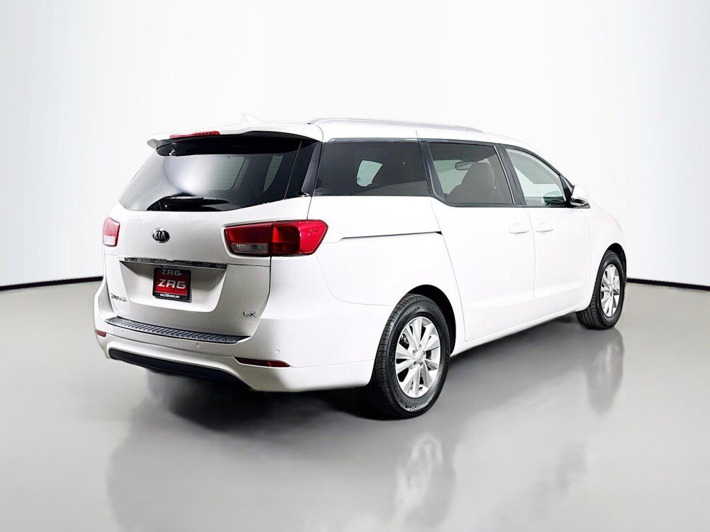 Used 2016 Kia Sedona LX w/ LX Convenience Package image 5