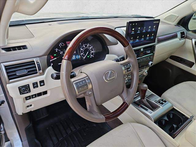 Used 2014 Lexus GX 460 w/ Premium Package AWD/4WD image 10