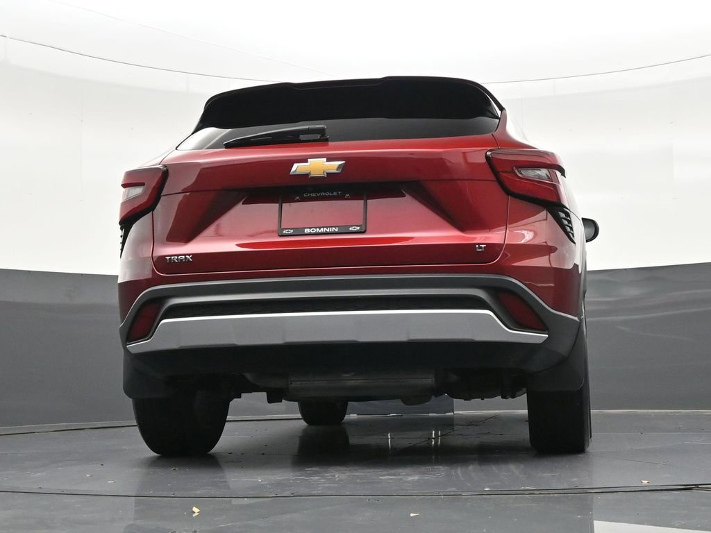 Used 2024 Chevrolet Trax LT FWD image 32