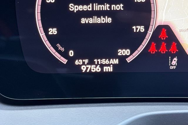 Used 2024 Porsche Panamera RWD image 41