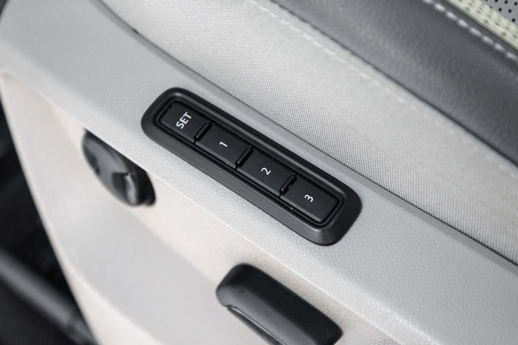 Used 2021 Volkswagen Atlas SEL Premium image 17