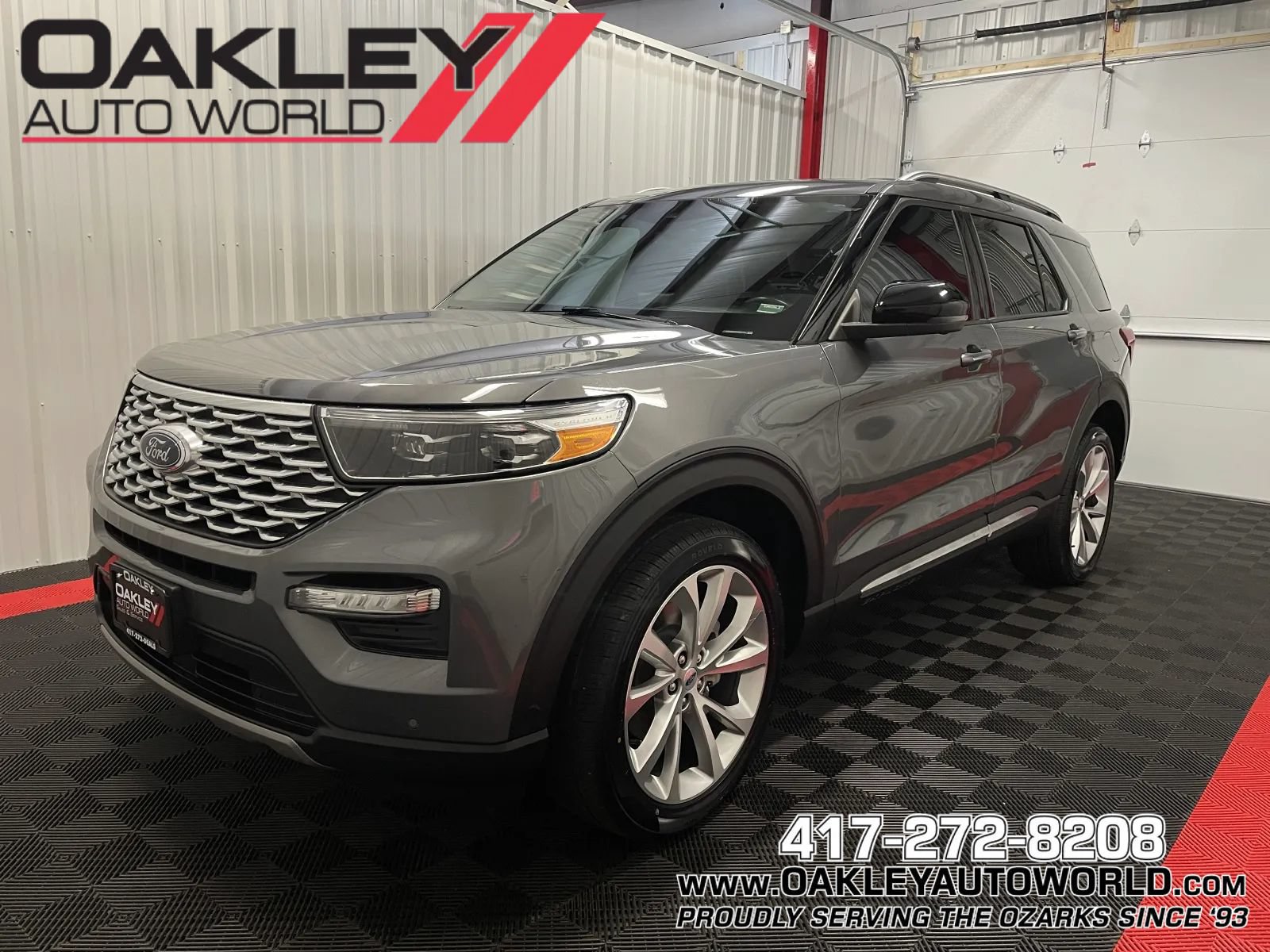 Used 2023 Ford Explorer Platinum w/ Technology Package AWD/4WD image 1