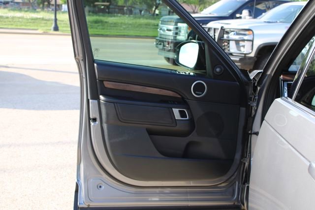 Used 2020 Land Rover Discovery HSE Luxury image 15