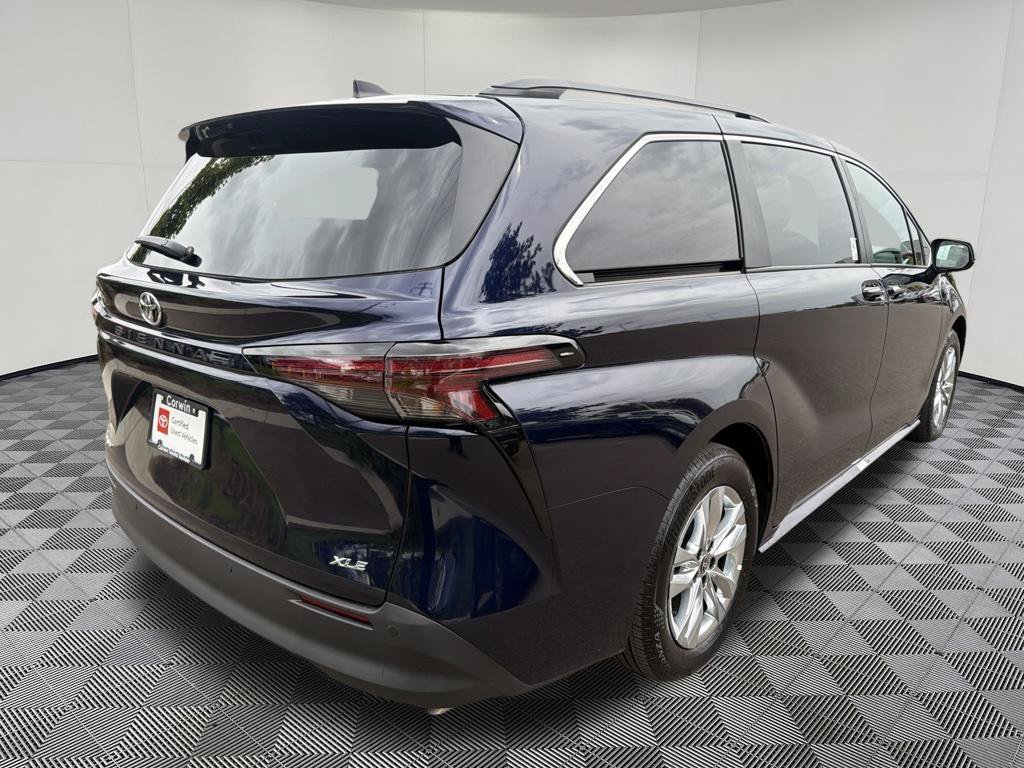 Used 2026 Toyota Sienna XLE AWD/4WD image 8