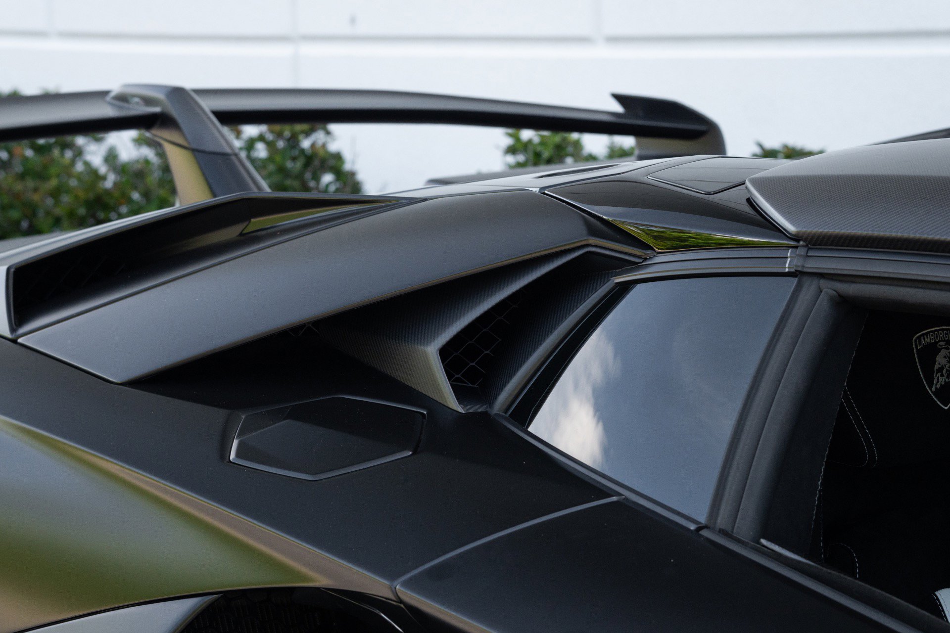 Used 2020 Lamborghini Aventador SVJ AWD/4WD image 17