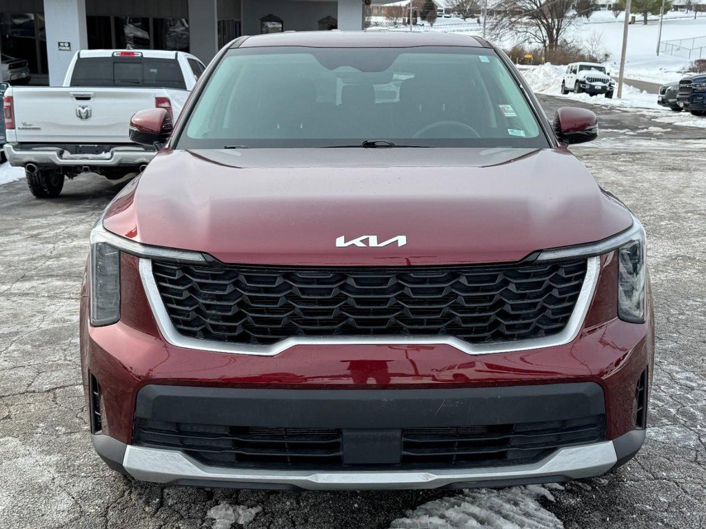 Used 2024 Kia Sorento LX image 7