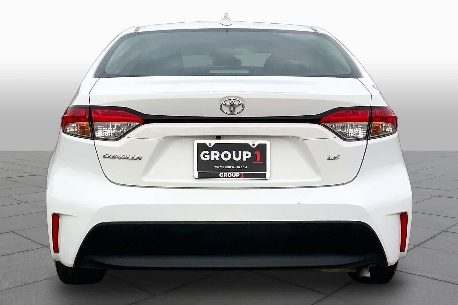 Used 2025 Toyota Corolla LE FWD image 5