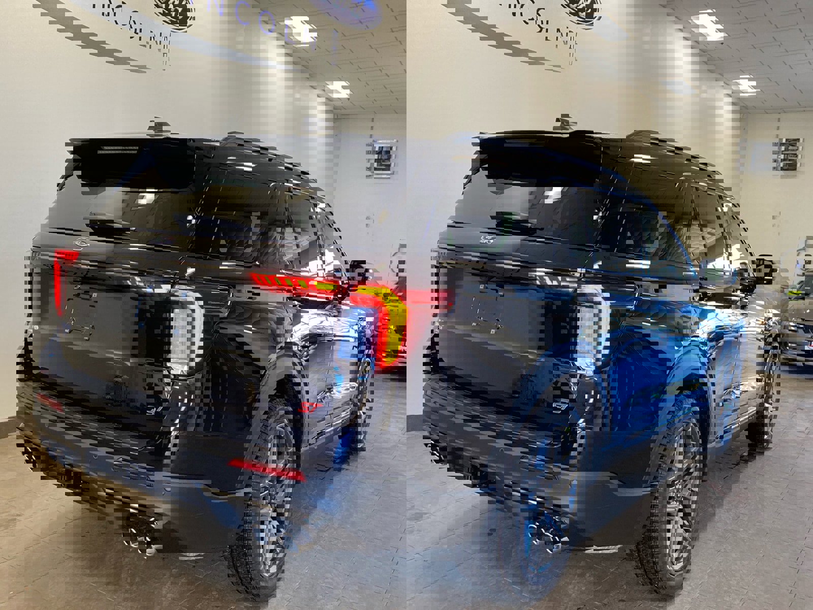 New 2026 Ford Explorer ST w/ Sun And Sound Package image 8