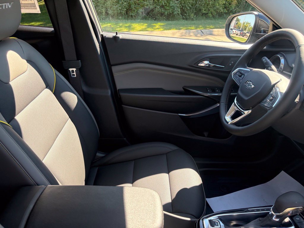 New 2026 Chevrolet Trax ACTIV w/ Sunroof Package FWD image 31