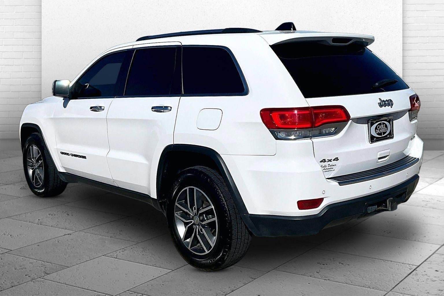 Used 2017 Jeep Grand Cherokee Limited w/ Luxury Group II AWD/4WD image 4