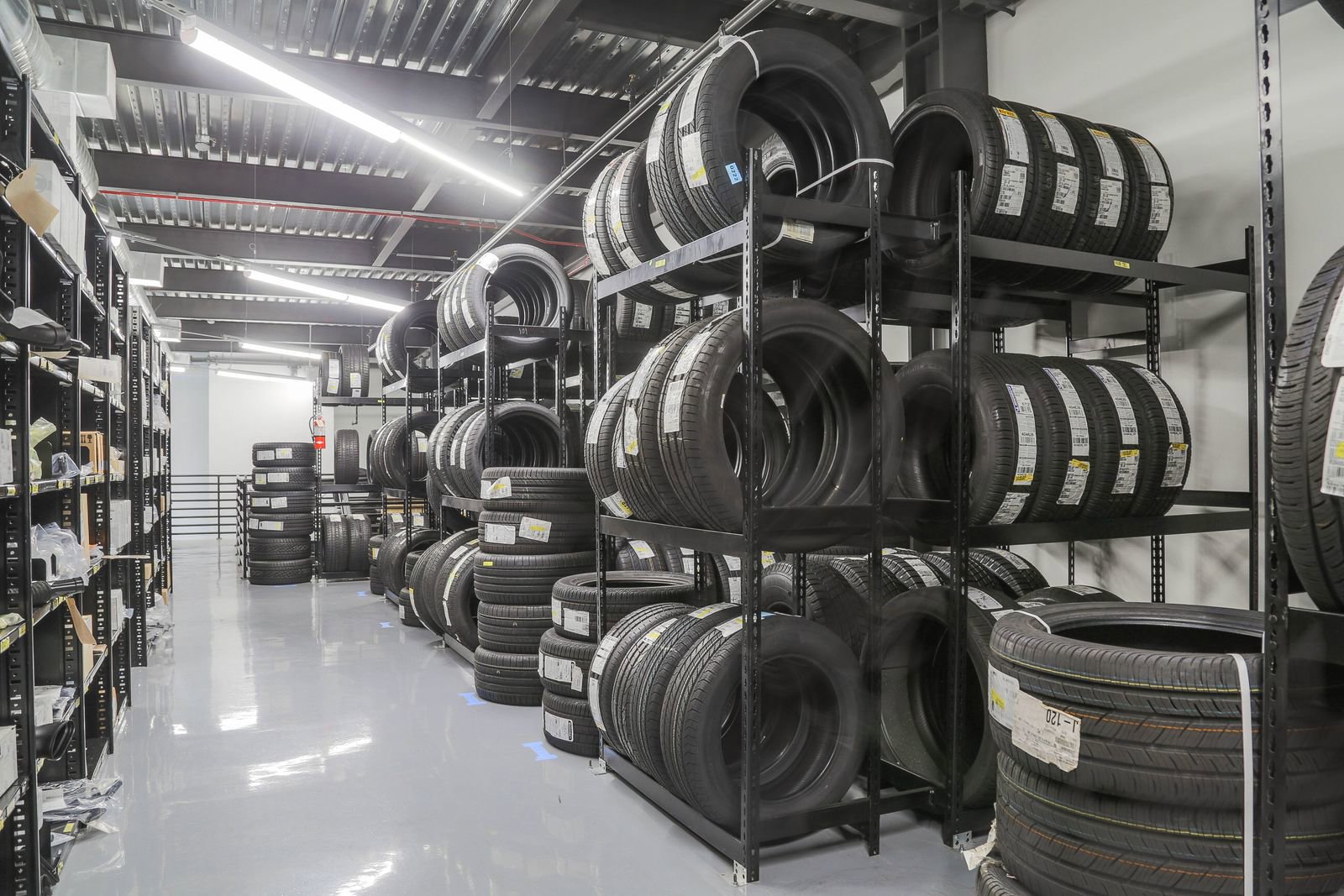 Used 2018 Volkswagen Passat 2.0T R-Line image 35