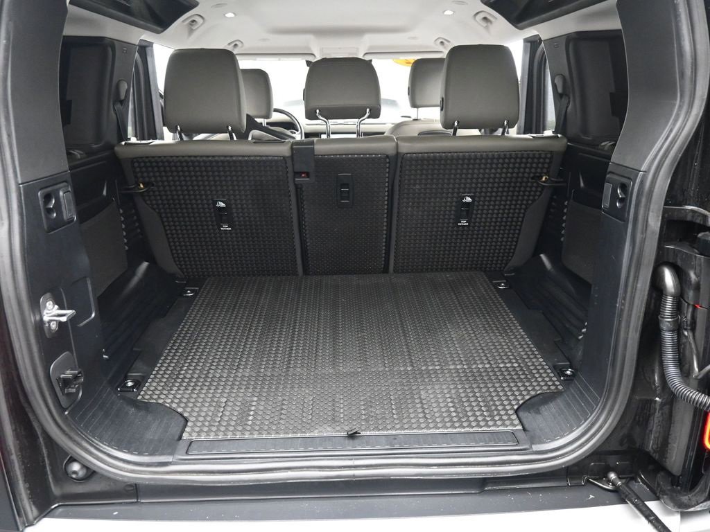 Used 2022 Land Rover Defender 110 S image 22