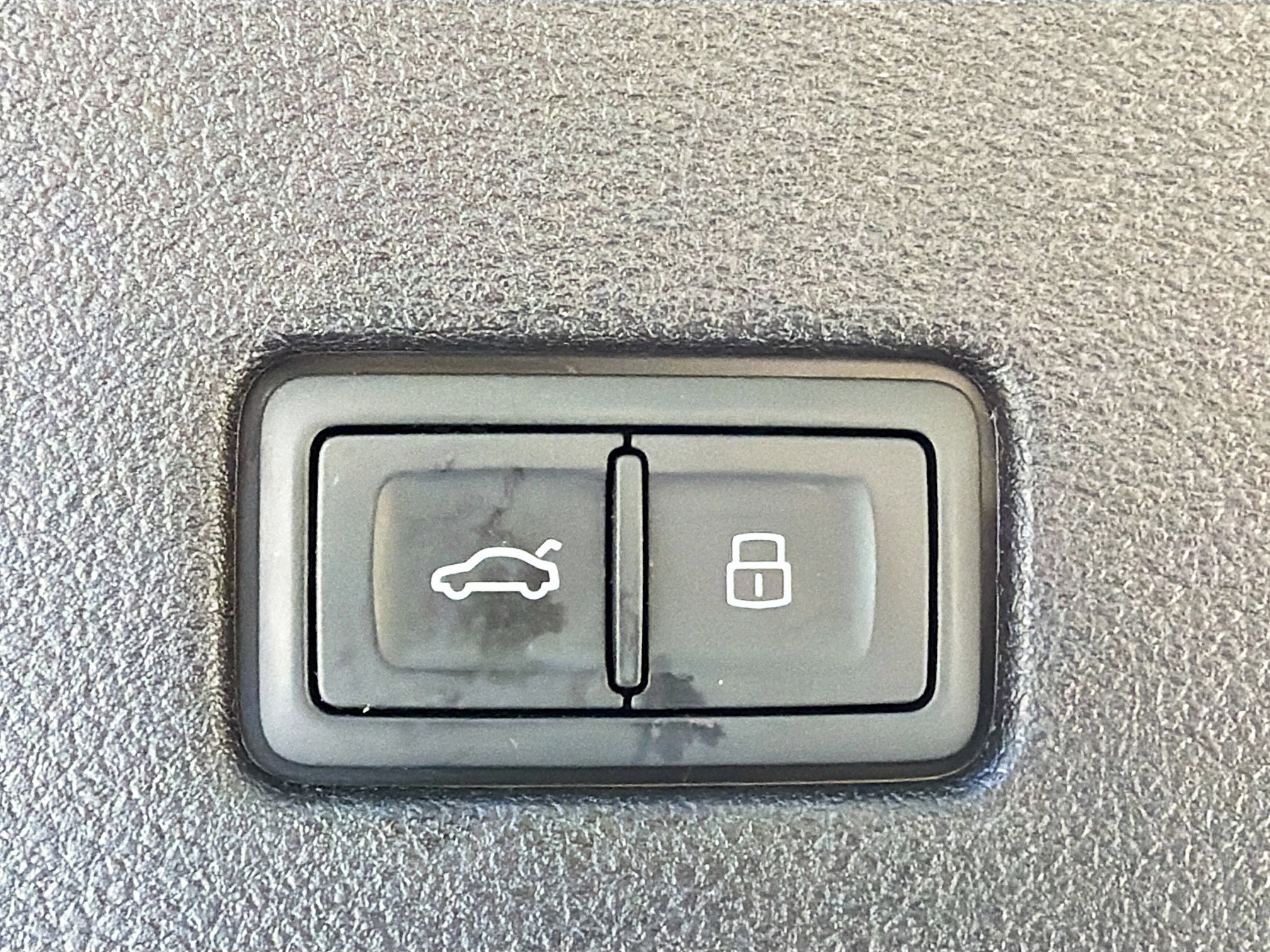 Used 2022 Audi Q8 Premium w/ Convenience Package image 13