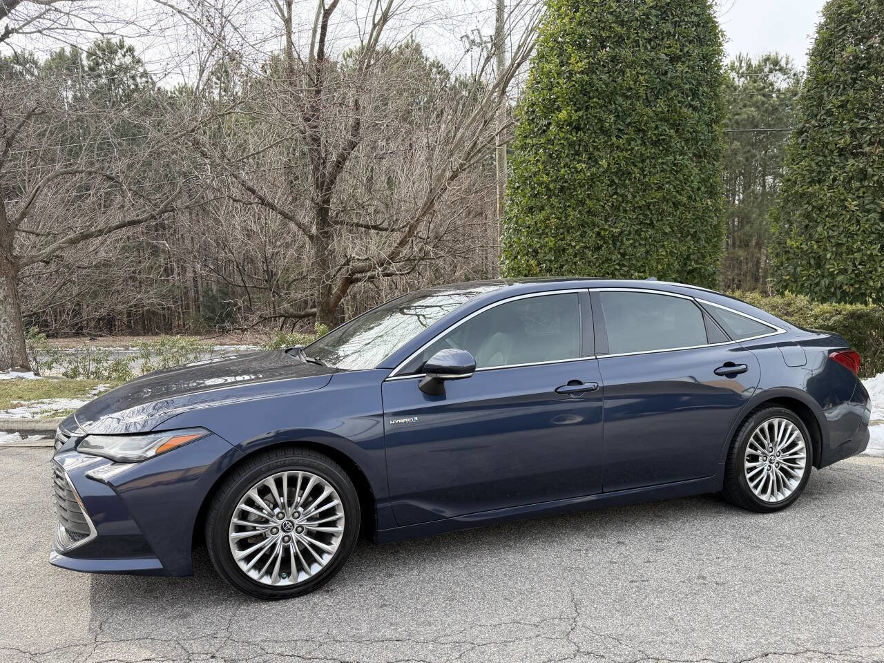 Used 2019 Toyota Avalon Limited image 6