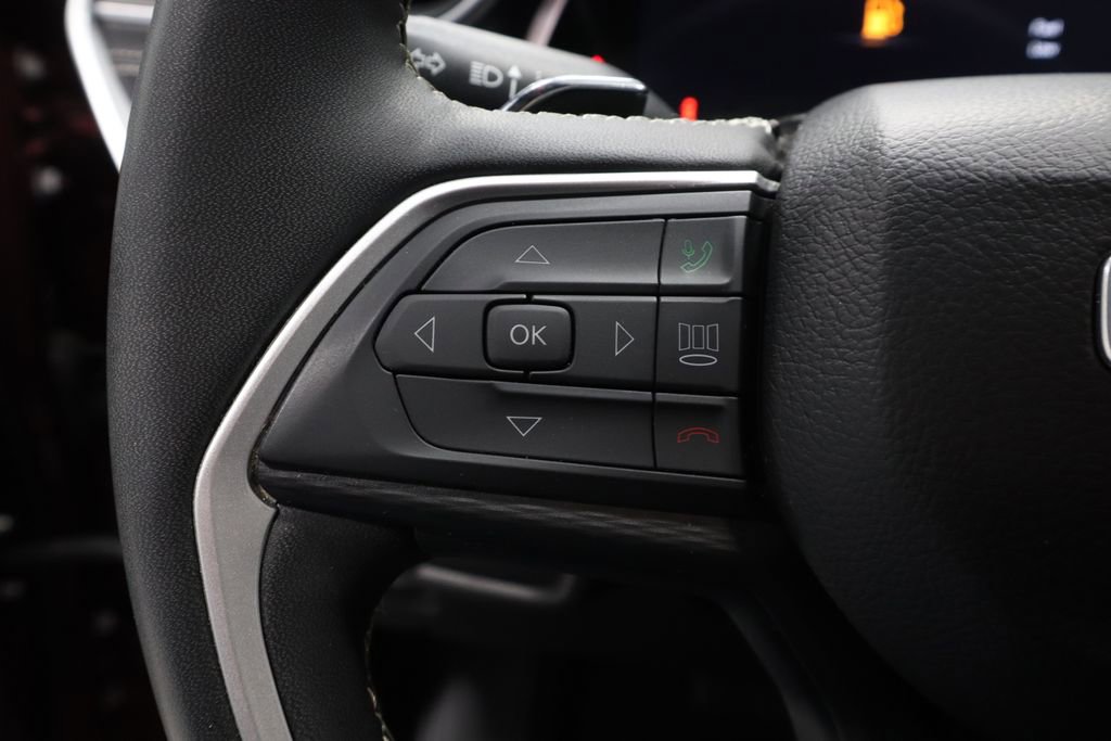 Used 2023 Jeep Grand Cherokee Altitude image 28