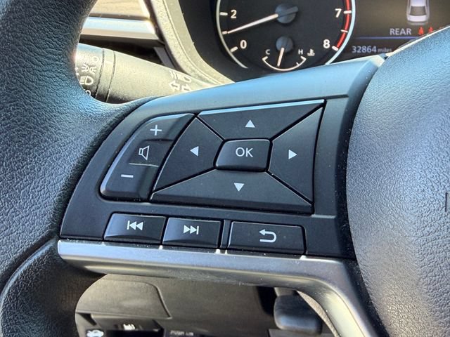Used 2025 Nissan Altima 2.5 SV FWD image 13