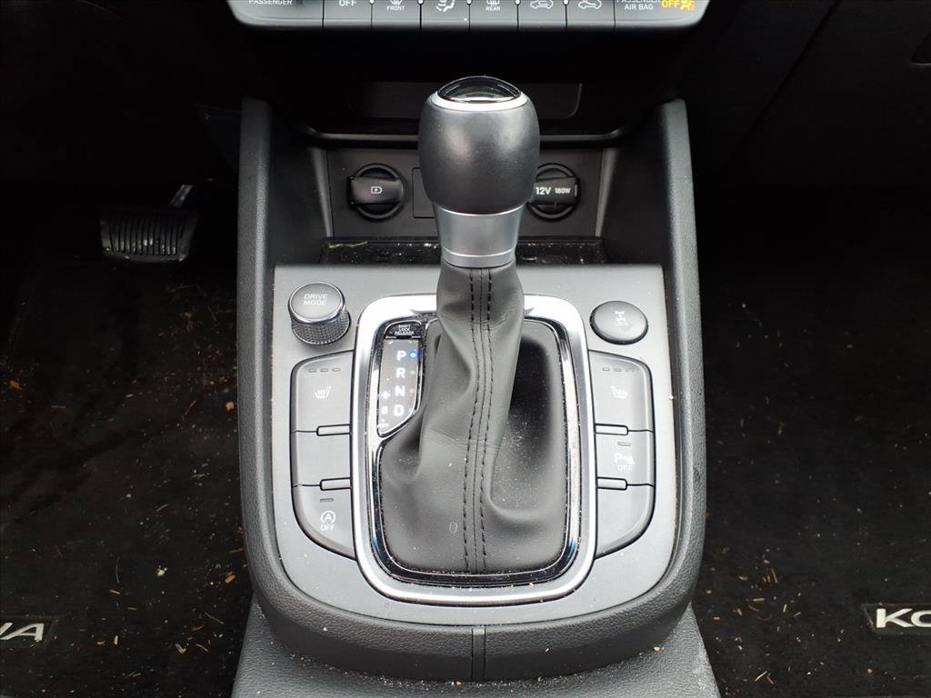 Certified 2022 Hyundai Kona Limited w/ Cargo Package image 18