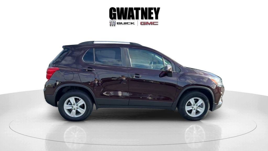 Used 2022 Chevrolet Trax LT w/ Driver Confidence Package AWD/4WD image 2
