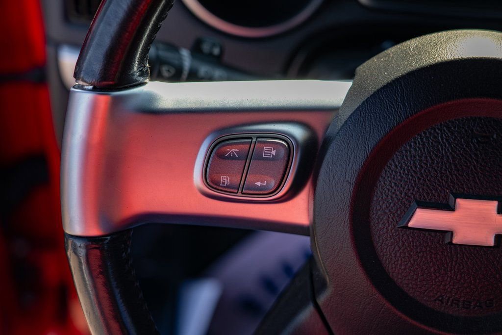 Used 2003 Chevrolet SSR w/ Preferred Equipment Group image 16