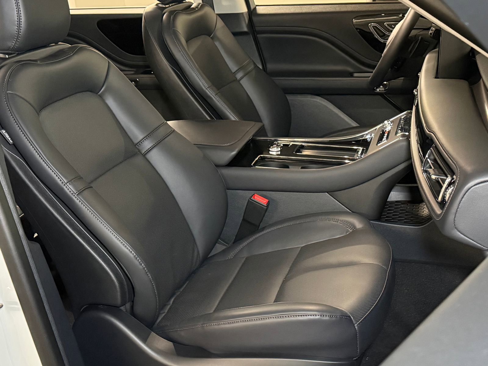 New 2026 Lincoln Aviator AWD image 10