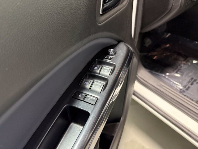 Used 2022 Chevrolet Colorado Z71 AWD/4WD image 10