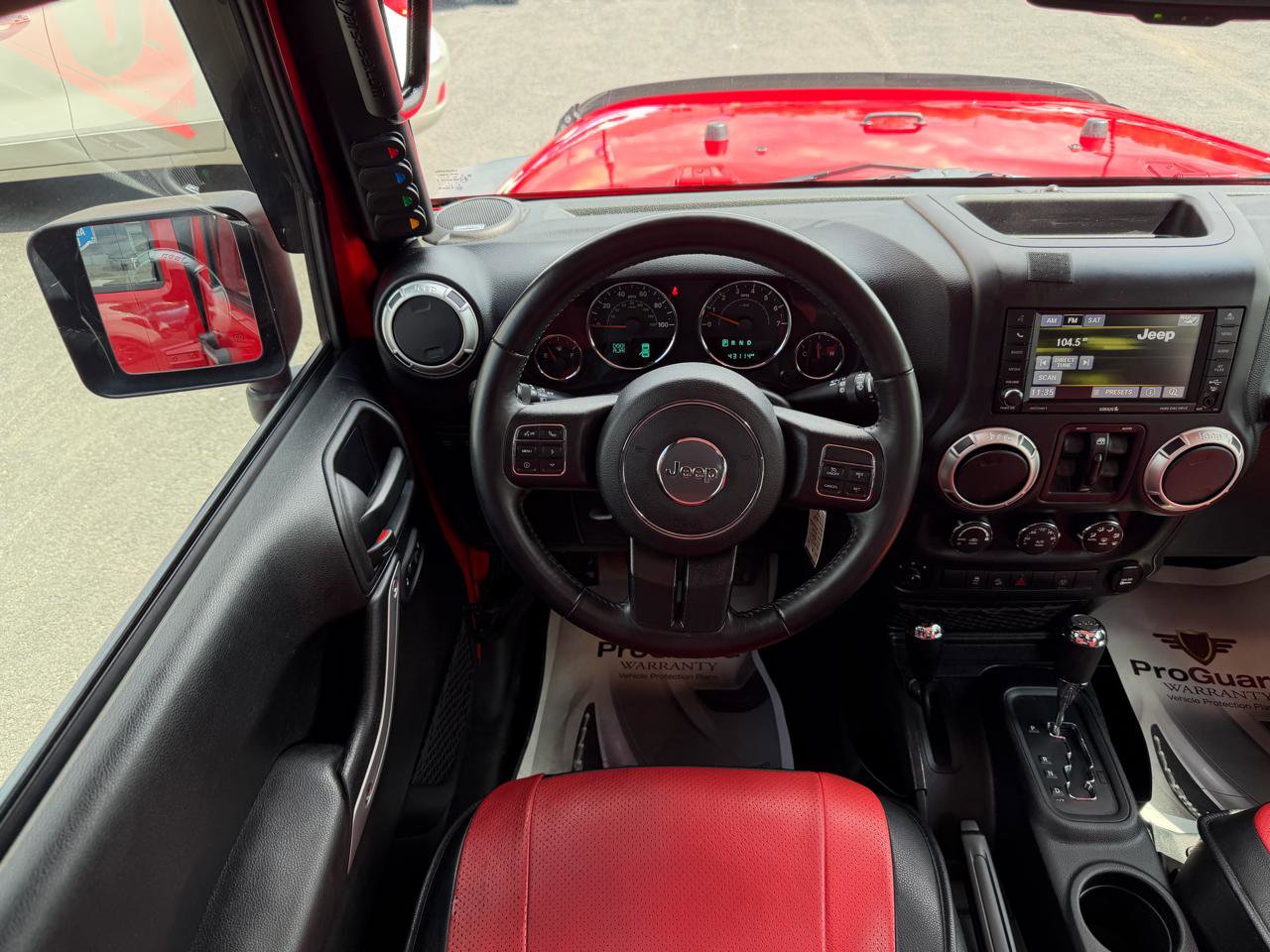 Used 2017 Jeep Wrangler Unlimited Rubicon w/ Connectivity Group AWD/4WD image 15