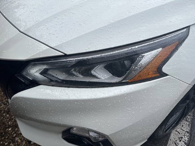 Used 2022 Nissan Altima 2.5 SR w/ Midnight Edition Package video 2