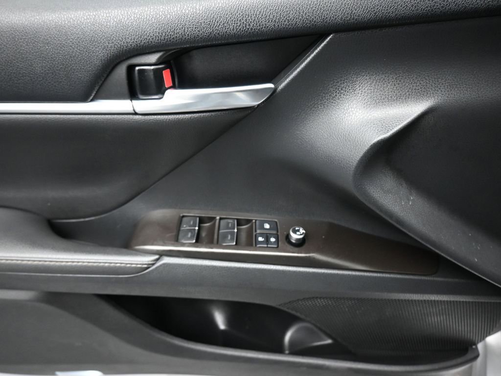 Used 2021 Toyota Camry XSE w/ Navigation Package image 10