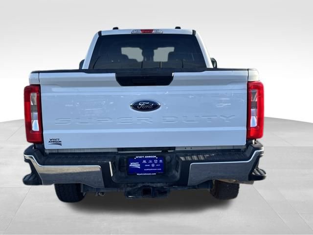 Used 2023 Ford F250 XLT w/ FX4 Off-Road Package image 4