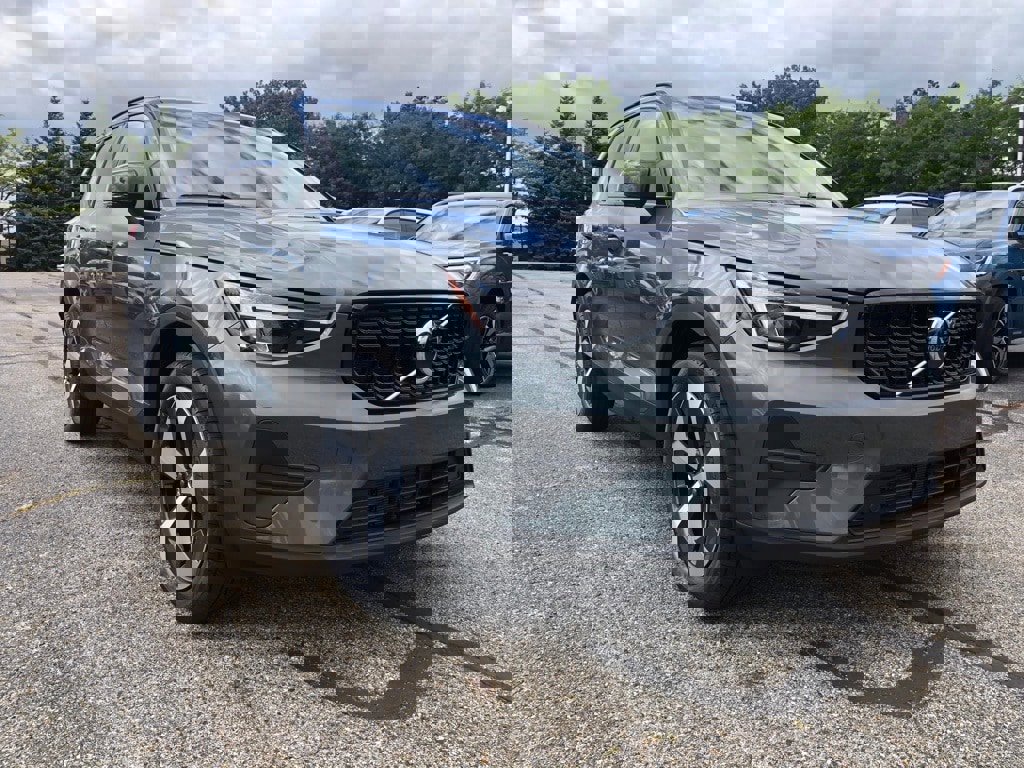 New 2026 Volvo XC40 B5 Core w/ Protection Package Premier