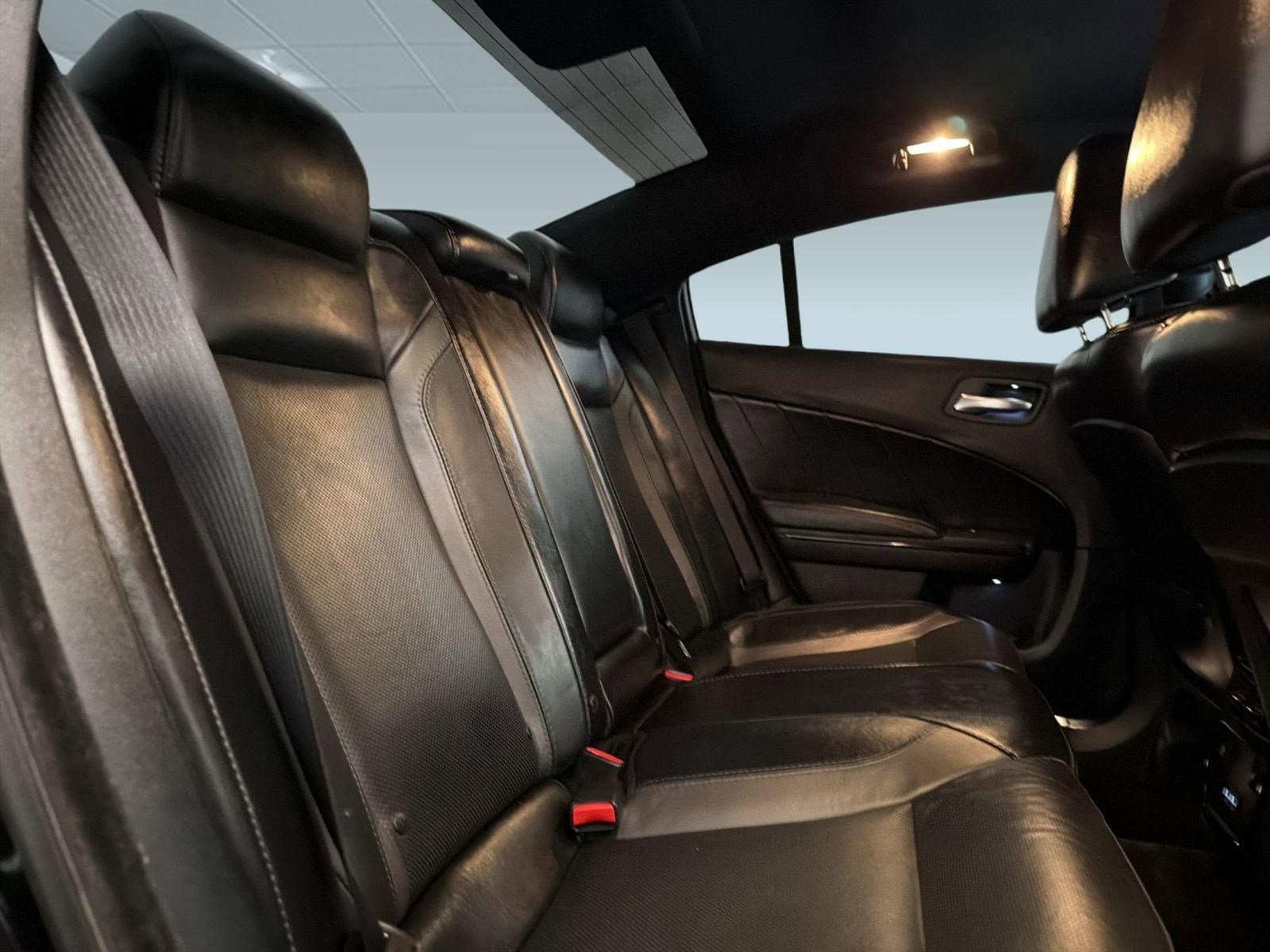 Used 2018 Dodge Charger R/T w/ Plus Group image 30