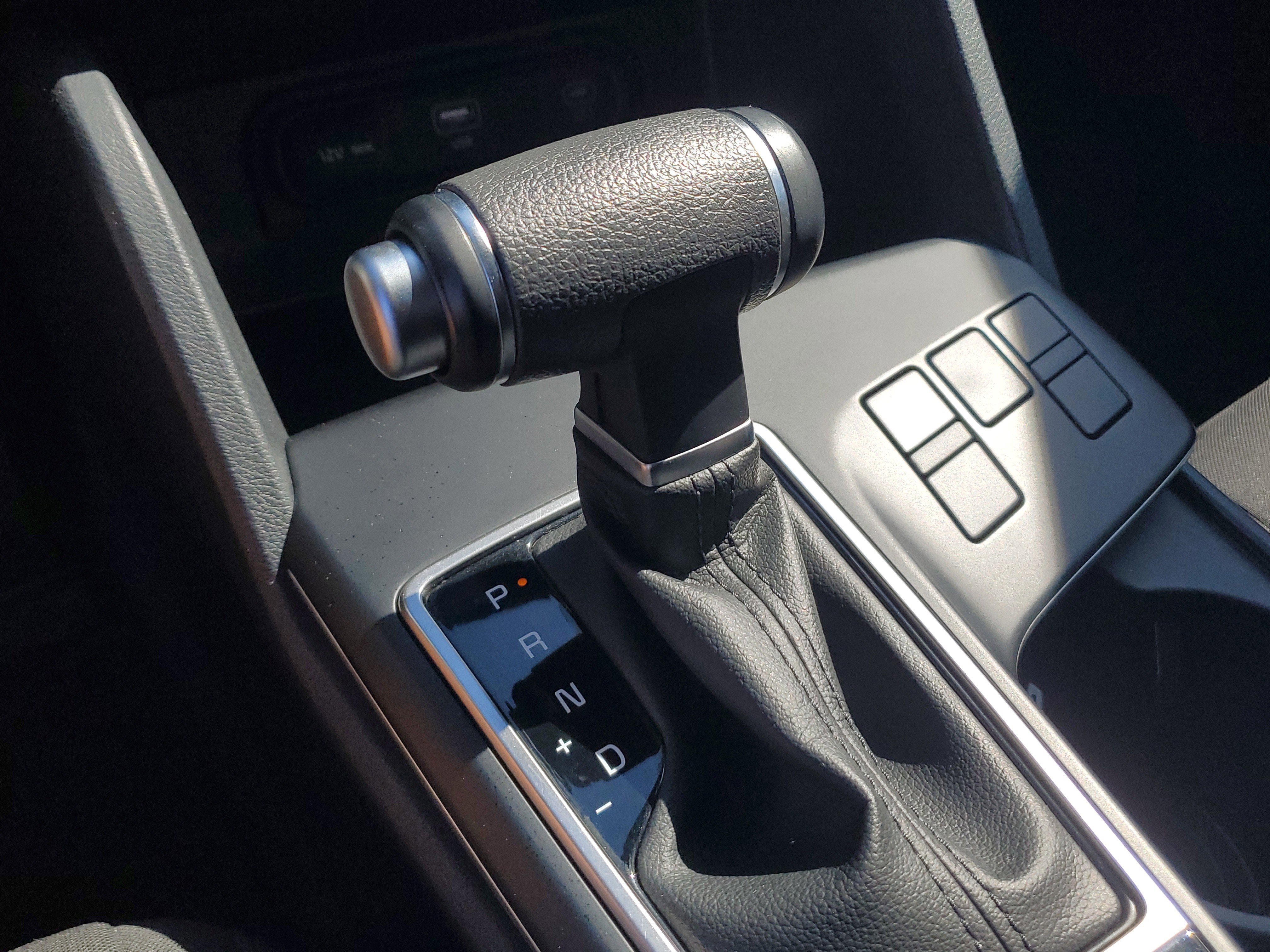 Used 2024 Kia Sportage LX image 9